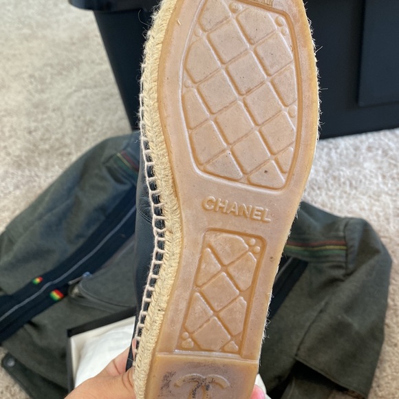 Authentic CHANEL black lamb skin espadrilles - Picture 2 of 3